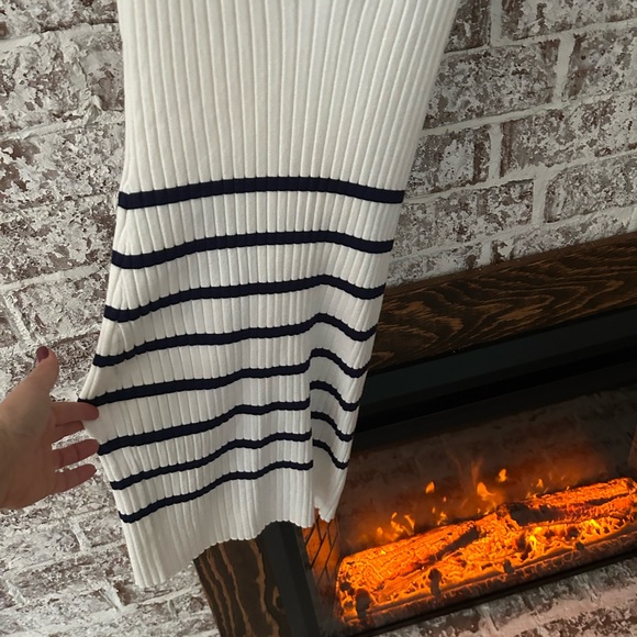 NWT!!!Cream and white tight fited dress - Picture 3 of 4